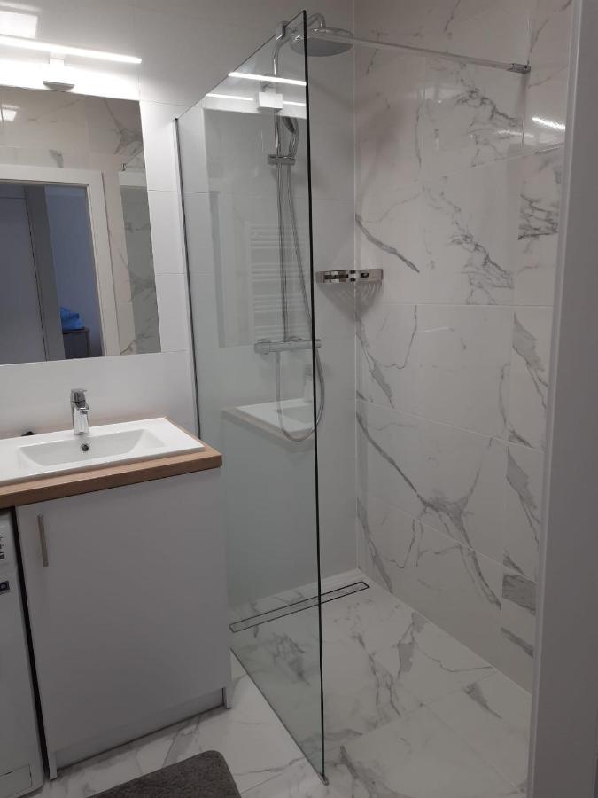Apartament Na Wyspie Solnej كولوبرزيغ المظهر الخارجي الصورة